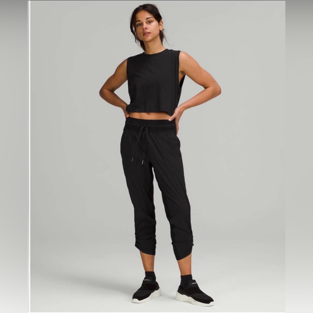Lululemon Dance Studio Mid Rise Crop 25" Waist Drawcord Hem Lightweight Pockets